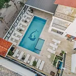 Hotel The Lume Boutique & Restaurant & *
