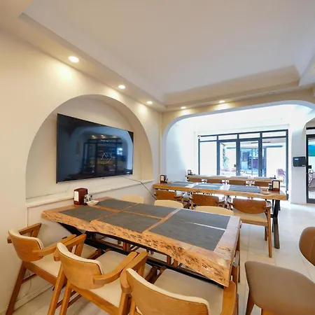 The Lume Boutique & Restaurant & 호텔 *