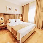 Hotel The Lume Boutique & Restaurant & *